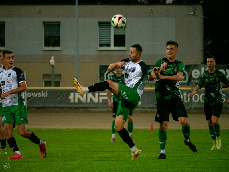 ROW zdmuchnął Znicz i umocnił się na pozycji lidera