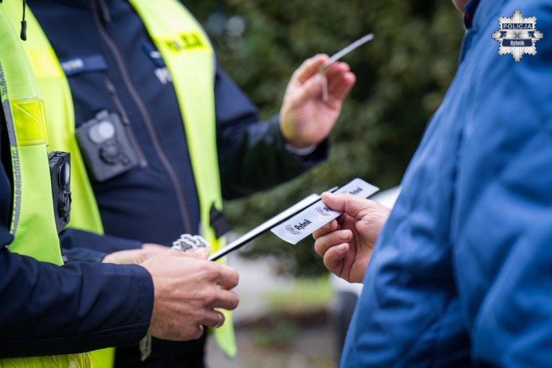 Odblaski ratują życie. Warto o nich pamiętać, szczególnie jesienią