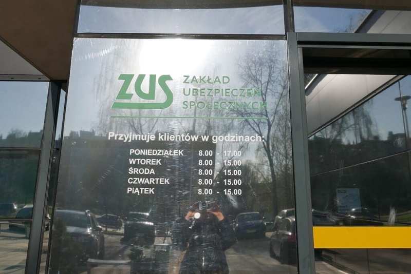 Pracownicy ZUS domagają się godnych warunków pracy i podwyżek