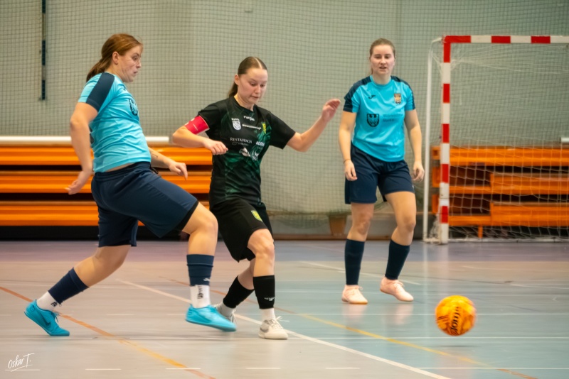 Futsal: Emocjonująca potyczka w hali Ekonomika. TS ROW pokonał Tygryski [FOTO]