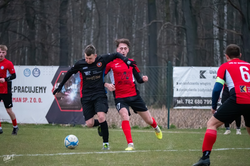 Dwa ciosy na start i kontrola do końca. Raszczyce wygrywają derby [FOTO]