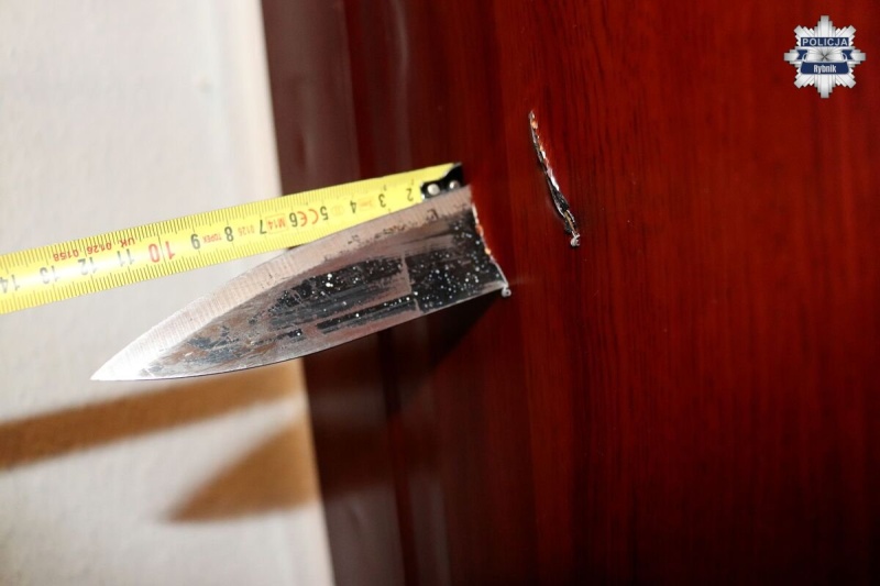 Noc grozy w Czerwionce-Leszczynach. Strzały, nóż i agresywny sąsiad