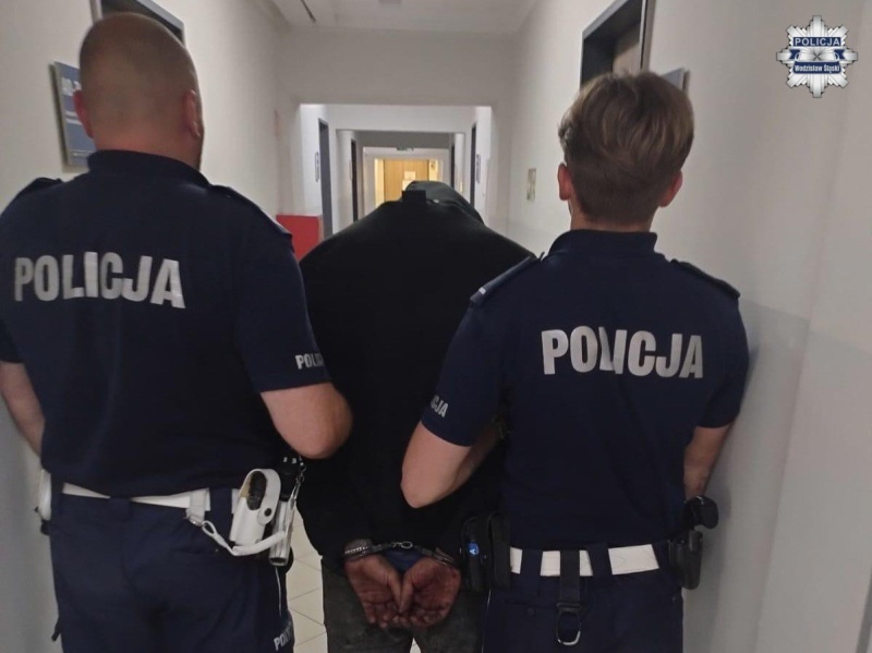 Uciekał przed policją, jechał pod prąd i po chodnikach. 30-latek z Rybnika zatrzymany [WIDEO]