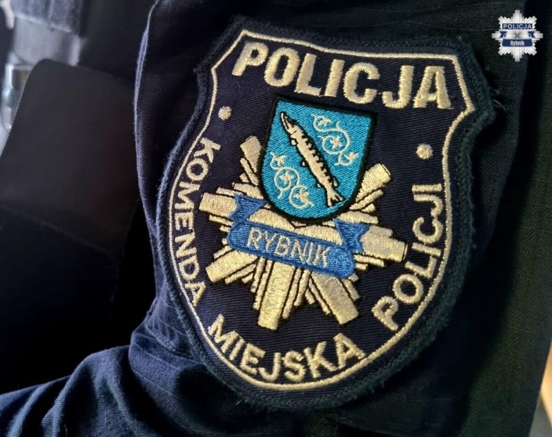 Policjanci z Rybnika i Chorzowa pomogli 9-latkowi zagubionemu w tłumie