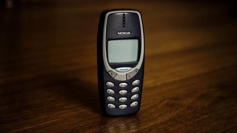 Stary model telefonu znaleziony w Łukowie Śląskim. Biuro Rzeczy Znalezionych szuka właściciela