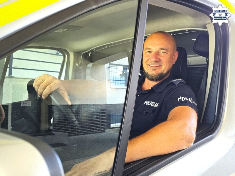 Na zakupach rozpoznał poszukiwanego. Policjant po służbie zatrzymał 27-latka z Rybnika