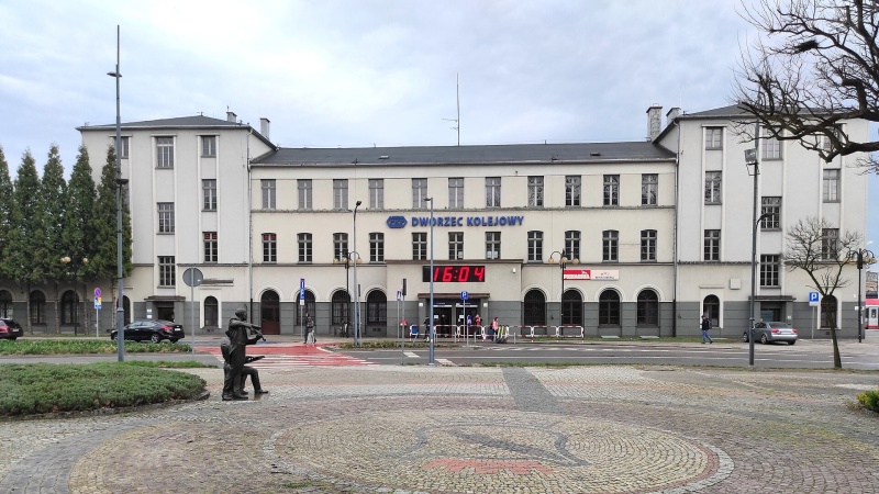 Pożar lokomotywy między Leszczynami a Rybnikiem. Pasażerowie musieli liczyć się z opóźnieniami