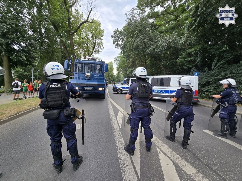 Mecz podwyższonego ryzyka w Rybniku. Na trybunach pojawiła się pirotechnika