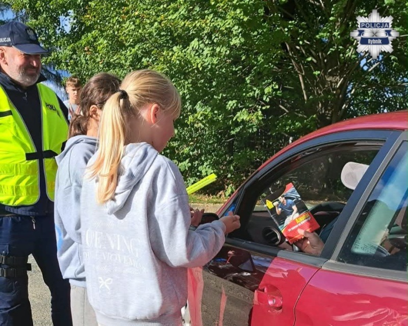 Policjanci sprawdzali trzeźwość kierowców. Młodzież miała dla nich istotny komunikat
