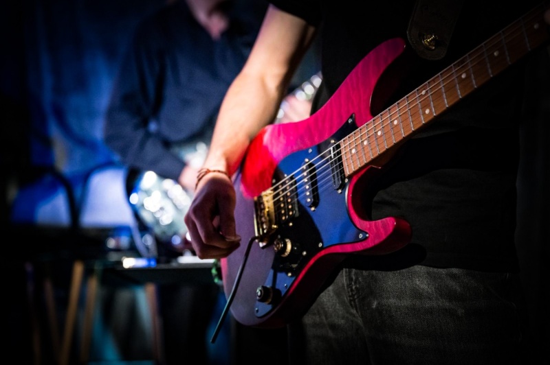 Rock w starym zamku. Wielkie hity lat 80. na żywo i akustycznie przy świecach