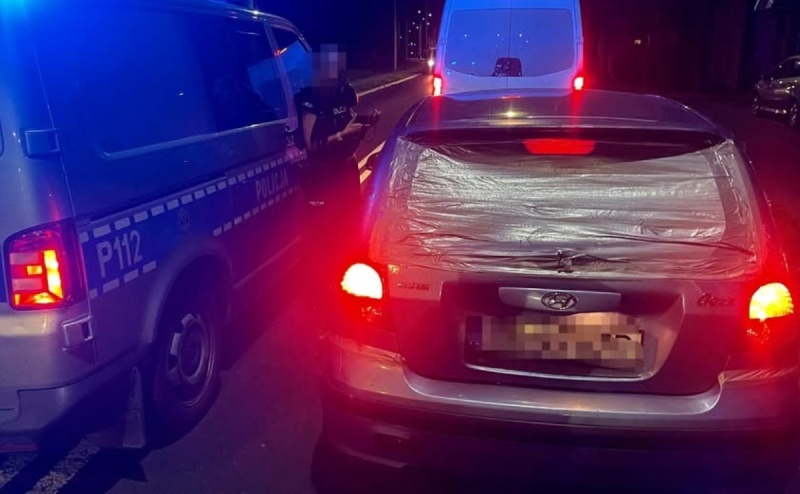 Rybniczanin próbował wręczyć policjantom 150 złotych. Miał dwa aktywne zakazy prowadzenia pojazdów