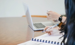 Samodzielne prowadzenie księgowości czy usługi biura rachunkowego? Wybierz lepszą opcję dla swojej działalności - Serwis informacyjny z Raciborza - naszraciborz.pl