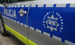 Policjanci pomogli seniorce, która z balkonu wzywała pomocy - Serwis informacyjny z Raciborza - naszraciborz.pl