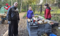 Wolontariusze z Młodzieżowej Rady Miasta pomogli w rozbudowie Nutriowiska - Serwis informacyjny z Raciborza - naszraciborz.pl