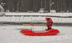 Nie ryzykuj na lodzie. Poradnik bezpieczeństwa zimą - Serwis informacyjny z Raciborza - naszraciborz.pl