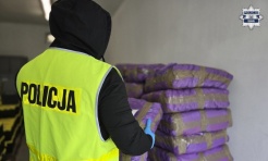 Nielegalne wyroby tytoniowe przejęte przez rybnickich policjantów - Serwis informacyjny z Raciborza - naszraciborz.pl