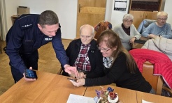 Seniorzy uczą się cyfrowego świata. Nowy program w Rybniku - Serwis informacyjny z Raciborza - naszraciborz.pl