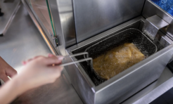 Co zrobić z olejem po frytkach? Olejomaty jako przyszłość ekologii w kuchni - Serwis informacyjny z Raciborza - naszraciborz.pl