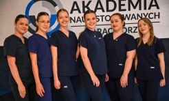 Czepkowanie studentów pielęgniarstwa w Raciborzu. Symboliczny początek zawodowej drogi [FOTO i WIDEO] - Serwis informacyjny z Raciborza - naszraciborz.pl
