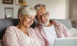 Jak nie dać się oszustom finansowym? Bezpłatne szkolenie online dla seniorów - Serwis informacyjny z Raciborza - naszraciborz.pl