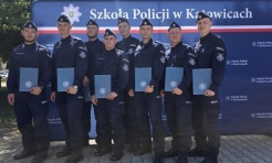 Nowi policjanci gotowi do służby. Zakończyli podstawowe szkolenie w Katowicach - Serwis informacyjny z Raciborza - naszraciborz.pl