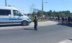 81. Rybnicka Pielgrzymka ruszyła na Jasną Górę. Policjanci zadbali o bezpieczne przejście przez miasto - Serwis informacyjny z Raciborza - naszraciborz.pl