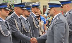 Policjanci świętowali na rynku - Serwis informacyjny z Wodzisławia Śląskiego - naszwodzislaw.com