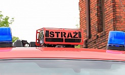  Strażacy uratowali 75-latkę z płonącego mieszkania - Serwis informacyjny z Wodzisławia Śląskiego - naszwodzislaw.com