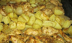 Piersi kurczaka w ziołowo orientalnym smaku z ziemniakam - Serwis informacyjny z Wodzisławia Śląskiego - naszwodzislaw.com