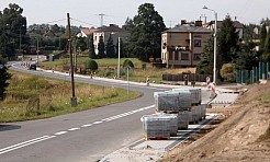 Budowa nowego chodnika przy ulicy Wolności w Gminie Gaszowice  - Serwis informacyjny z Wodzisławia Śląskiego - naszwodzislaw.com