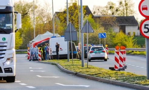 Rząd: zaostrzone zasady kwarantanny dotyczą wjazdu z państw spoza Schengen lub spoza UE - Serwis informacyjny z Wodzisławia Śląskiego - naszwodzislaw.com