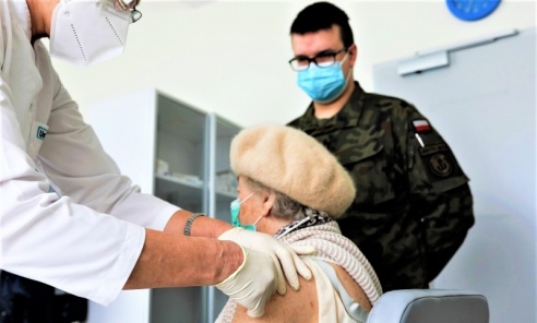 Rozpoczyna się rejestracja osób powyżej 50 lat i medyków na szczepienia trzecią dawką - Serwis informacyjny z Wodzisławia Śląskiego - naszwodzislaw.com