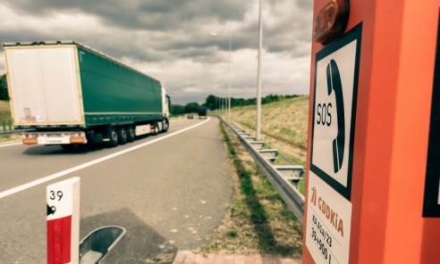 Autostrady A1 i A4 w województwie śląskim zyskały system łączności alarmowej - Serwis informacyjny z Wodzisławia Śląskiego - naszwodzislaw.com