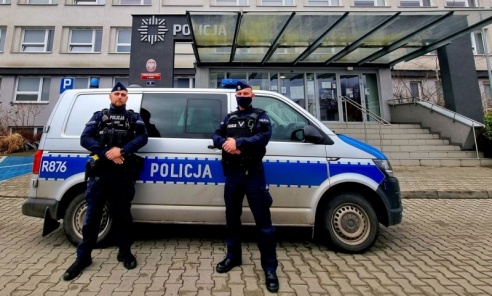 Policjanci uratowali 78-latka z pożaru - Serwis informacyjny z Wodzisławia Śląskiego - naszwodzislaw.com