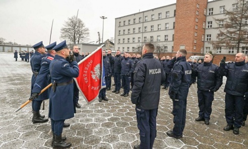 Pierwsze w tym roku ślubowanie nowych policjantów - Serwis informacyjny z Wodzisławia Śląskiego - naszwodzislaw.com