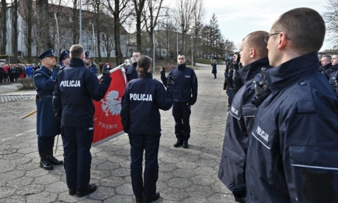 Ponad 80 nowych śląskich policjantów złożyło ślubowanie - Serwis informacyjny z Wodzisławia Śląskiego - naszwodzislaw.com