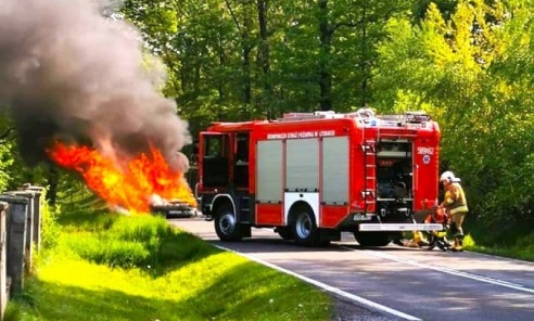 Ponad milion złotych strat w pożarze samochodu w Lyskach - Serwis informacyjny z Wodzisławia Śląskiego - naszwodzislaw.com