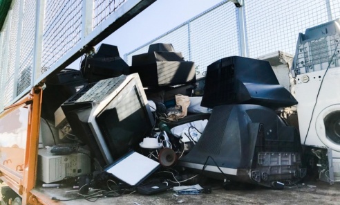 Charytatywna zbiórka elektrycznych śmieci na rzecz hospicjum stacjonarnego w Rybniku - Serwis informacyjny z Wodzisławia Śląskiego - naszwodzislaw.com