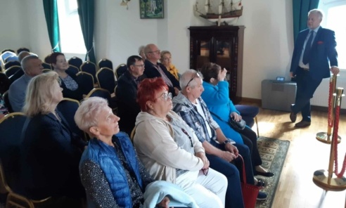 Klub Seniora przy SITG KWK Jankowice odwiedził dwór w Łukowie Śląskim - Serwis informacyjny z Wodzisławia Śląskiego - naszwodzislaw.com