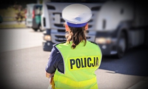 Policja przypomina o zakazie ruchu pojazdów ciężarowych w czasie świąt - Serwis informacyjny z Wodzisławia Śląskiego - naszwodzislaw.com