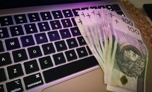 Ukochany górnik z Kambodży okazał się oszustem. Kobieta straciła niemal 60 tys. złotych - Serwis informacyjny z Wodzisławia Śląskiego - naszwodzislaw.com