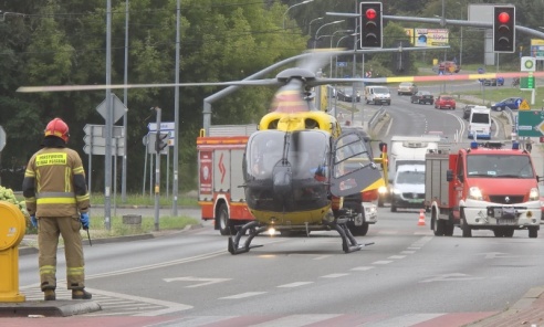 Rowerzystka wjechała w znak. Interweniował śmigłowiec LPR - Serwis informacyjny z Wodzisławia Śląskiego - naszwodzislaw.com