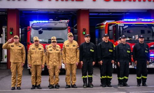 Strażacy z Rybnika oddali hołd koledze z OSP Sierakowice - Serwis informacyjny z Wodzisławia Śląskiego - naszwodzislaw.com