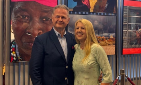 Tam, gdzie ludzie. Wernisaż wystawy fotograficznej w Teatrze Ziemi Rybnickiej - Serwis informacyjny z Wodzisławia Śląskiego - naszwodzislaw.com