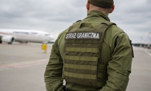 Czworo poszukiwanych zatrzymanych na lotnisku - Serwis informacyjny z Wodzisławia Śląskiego - naszwodzislaw.com