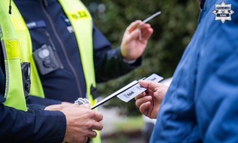 Odblaski ratują życie. Warto o nich pamiętać, szczególnie jesienią - Serwis informacyjny z Rybnika - naszraciborz.pl