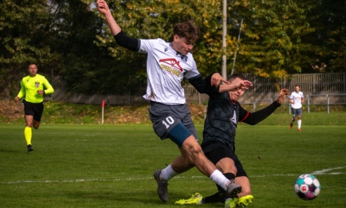 Nerwowo i czerwono w starciu Nędzy z Borowikiem [FOTO] - Serwis informacyjny z Wodzisławia Śląskiego - naszwodzislaw.com