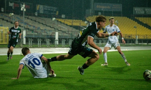 Gol w pierwszej minucie ustawił spotkanie. ROW Rybnik zdetronizowany [FOTO] - Serwis informacyjny z Rybnika - naszraciborz.pl