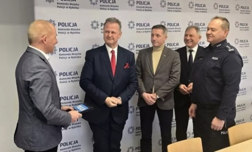Nowe radiowozy wzmacniają rybnicką policję - Serwis informacyjny z Wodzisławia Śląskiego - naszwodzislaw.com