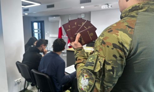 Miał przy sobie fałszywe 500 dolarów - Serwis informacyjny z Wodzisławia Śląskiego - naszwodzislaw.com